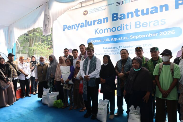 BULOG dan Bapanas Akselerasi Penyaluran Bantuan Pangan Beras untuk 619.290 Penerima di Provinsi Riau