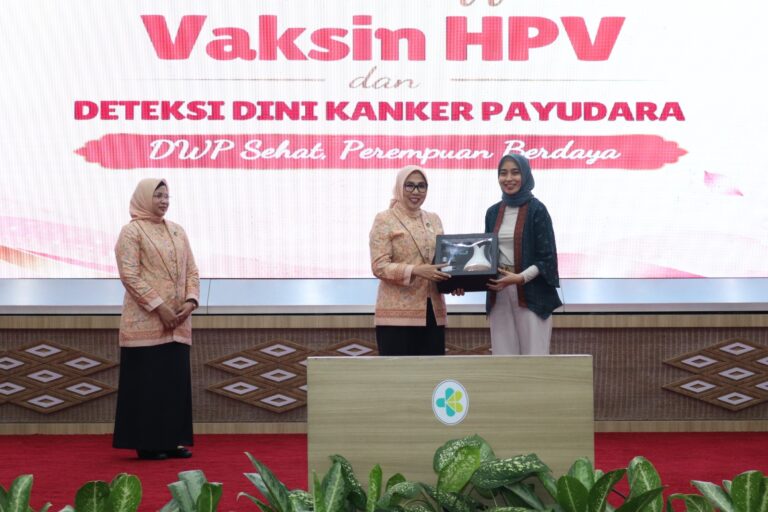 Bio Farma Perluas Akses Vaksinasi HPV melalui Program DWP Sehat