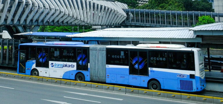 Transjakarta Buka Lowongan Kerja Buat 4 Posisi Ini, Simak Lokasinya!